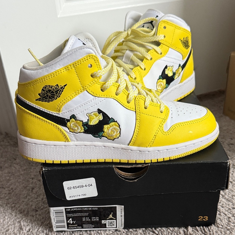 Jordan Air 1 Mid SE GS Yellow Black White